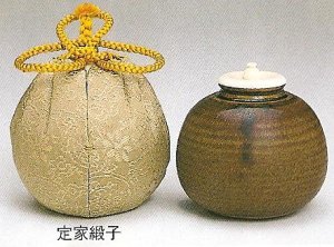 笹田有祥造　茶入　摸京極茄子　大名物　共箱 笹田有祥造 茶入 摸京極茄子 大名物 共箱 楽天市場】（漢作
