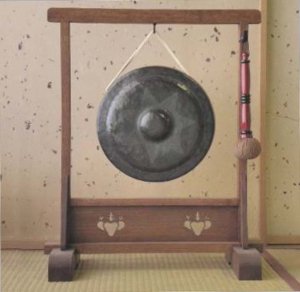画像1: 【茶道具】銅鑼枠　（組立式）のみ　　（銅鑼・バイ 別売） (1)