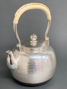 茶道具】 銀瓶 銀メッキ仕上 5合 *湯沸*