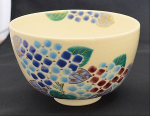 画像1: 【茶道具】色絵　紫陽花図　茶碗　　　　*小野志峰*　　 (1)