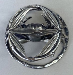 画像2: 【茶道具】蝋型　笹蟹　蓋置（銀古色）　　　　　　*蟹*笹蟹 (2)