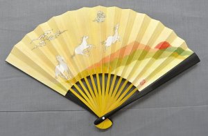 画像1: 【予約】黒染　6.5寸扇子（夜明けの白馬）　　　　　*馬*午*干支*扇子　 (1)