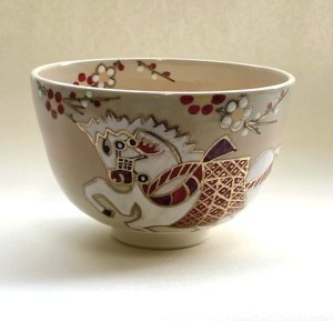 画像1: 【茶道具】色絵　白馬図　茶碗　　　　　*梅*馬*午　 (1)